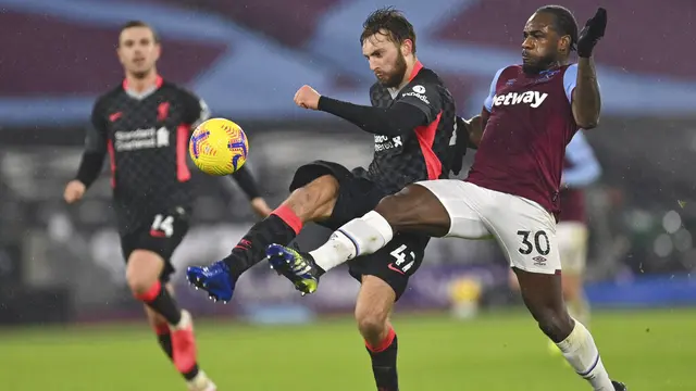 Foto Liga Inggris: Mohamed Salah Borong Dua Gol, Liverpool Bungkam West Ham United