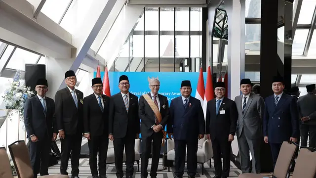 Presiden Prabowo Subianto didampingi Menteri Koordinator Bidang Pangan Zulkifli Hasan, di acara WEF