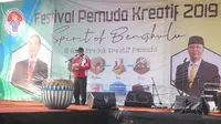 Asisten Deputi Bidang Kreativitas Pemuda Kemenpora, Junaidi, yang mewakili Menpora memberikan sambutan di Festival Kreativitas Pemuda di Bengkulu. (Istimewa)