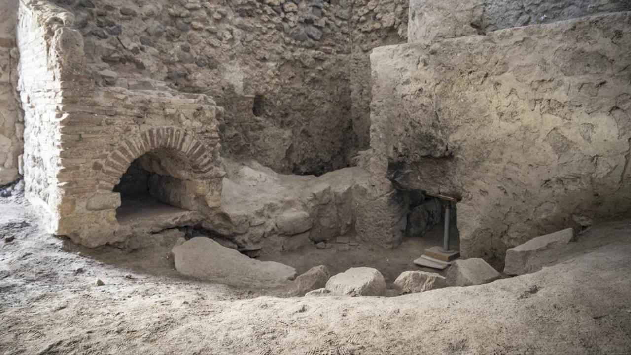 Penemuan pemaindian air panas di Kota Kuno Pompeii