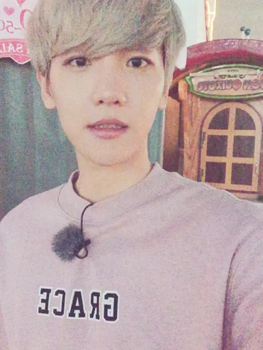 “Mohon maaf atas yang pernah terjadi, mohon jangan merasa tak nyaman. Selamat bersenang-senang, jangan berprasangka negative, kamu pastikan yang terbaik,” tulis salah satu fans membalas komentar Baekhyun EXO. (Instagram/baekhyunee_exo)