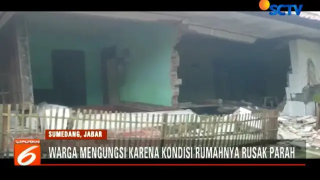 Puluhan Rumah Warga di Sumedang Rusak Parah Akibat Tanah Bergerak