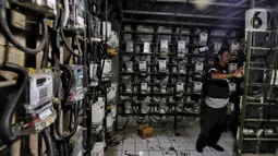 Pemerintah melalui Kementerian Energi dan Sumber Daya Mineral (ESDM) memastikan tidak akan ada kenaikan tarif tenaga listrik untuk periode April hingga Juni 2025. (Liputan6.com/Angga Yuniar)
