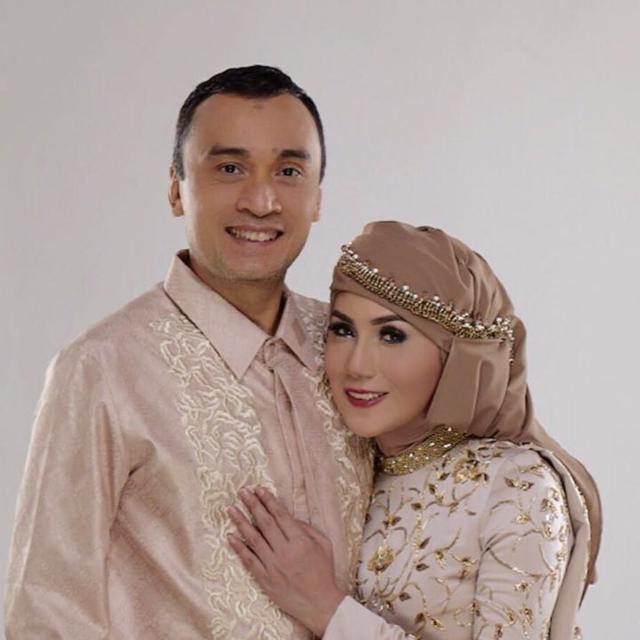 Cerita Cinta Marini Zumarnis Dan Denny Wardhana Page 2 News Entertainment Fimela Com