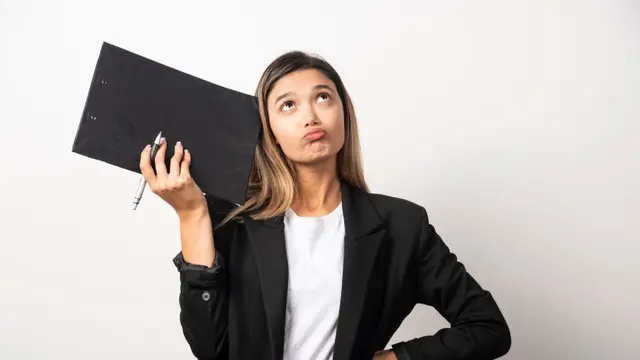 Ilustrasi alih profesi/switch career (Foto: Freepik/azerbaijan_stockers)