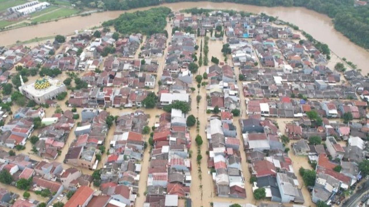 Wamen PU Bongkar Biang Kerok Siklus Banjir 5 Tahunan, Ini Solusi yang Bakal Dikebut