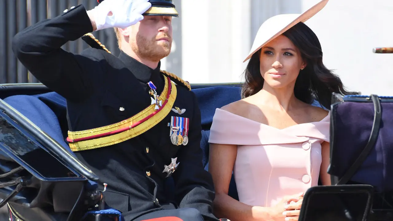 [Bintang] Ulang Tahun Ratu Elizabeth II ke-92