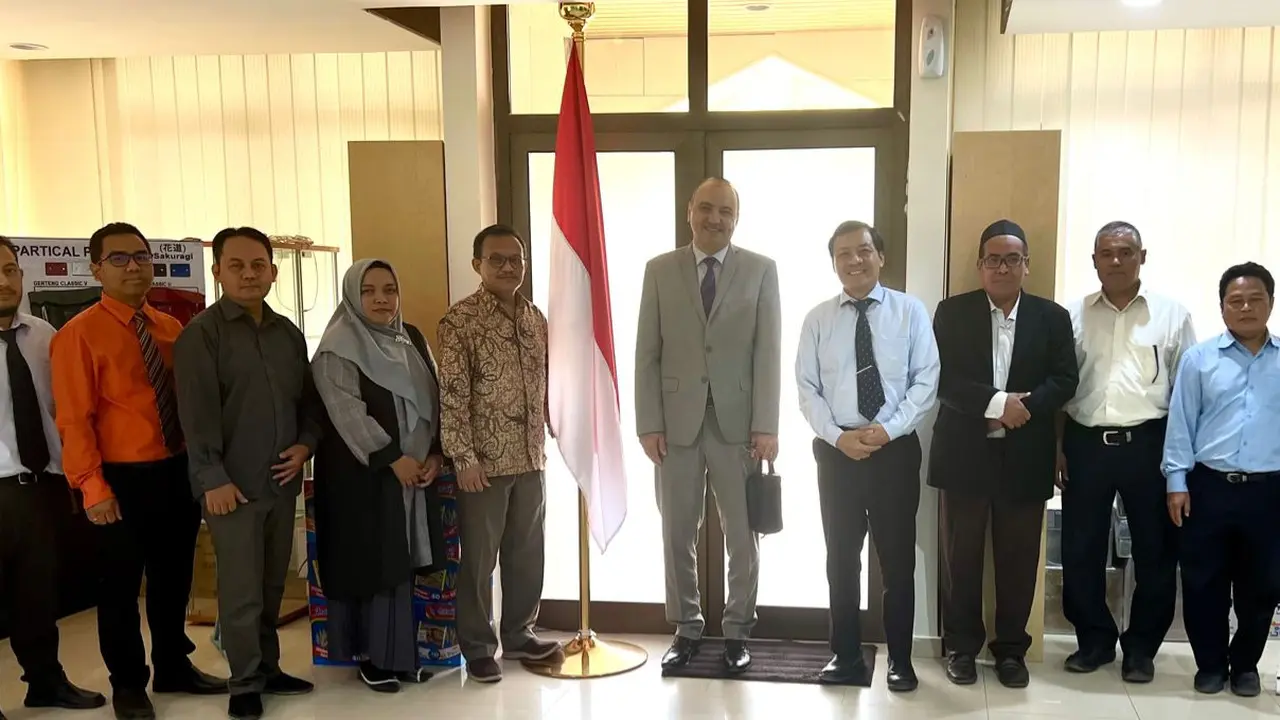 Kementerian Perdagangan melalui Atase Perdagangan Riyadh melakukan penjajakan peningkatan ekspor dengan bertemu perusahaan importir minyak goreng asal Arab Saudi, Wadina, di Riyadh, Arab Saudi. (Dok Kemendag)