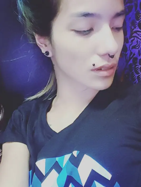 Kini kehidupan Sheila Marcia menjadi sorotan para netizen dan awak media tentang penampilan barunya. (viainstagram@sheilamarcia/Bintang.com)