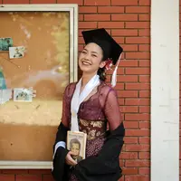 Rania Yamin pakai kebaya wisuda yang cantik dan modern (@raniayamin)