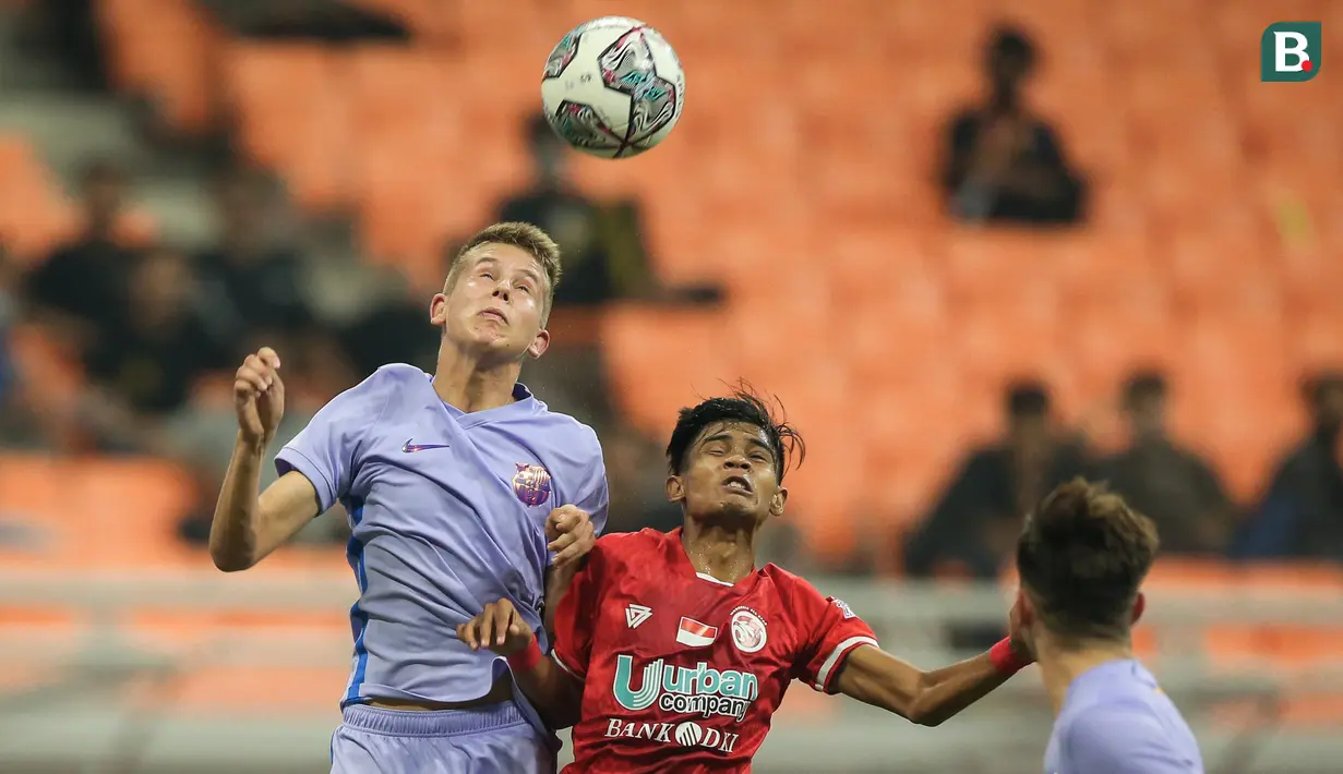 Memasuki babak kedua, laga berlangsung menarik. Kedua tim masih sama menunjukkan kemampuan masing-masing. Namun hingga pluit panjang pertandingan berakhir skor kacamata 0-0 tidak berubah. (Bola.com/Bagaskara Lazuardi)