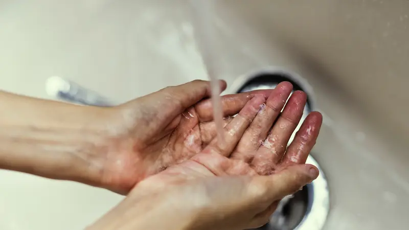 [Fimela] Cuci Tangan