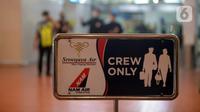 Suasana crisis center maskapai Sriwijaya Air di Terminal 2D, Bandara Internasional Soekarno-Hatta, Tangerang, Banten, Sabtu (9/1/2021). Pesawat Sriwijaya Air SJ-182 rute Jakarta-Pontianak hilang kontak empat menit setelah lepas landas dari Bandara Soekarno-Hatta. (merdeka.com/Imam Buhori)