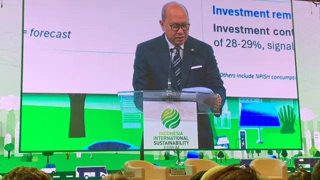 Menteri Investasi dan Hilirisasi, Rosan Roeslani menyampaikan strategi investasi dan hilirisasi dalam Indonesia International Sustainability Forum (ISF) 2026 di Jakarta, Selasa (6/10/2026).