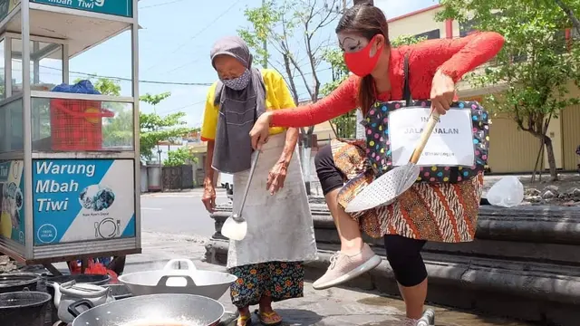 Sosok Inspiratif Inem Jogja, Berkesenian dengan Tebar Kebaikan di Jalanan