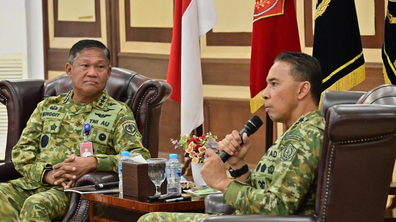 FOTO: Pangkoopsudnas dan Pangkogabwilhan III Perkuat Sinergi Pertahanan