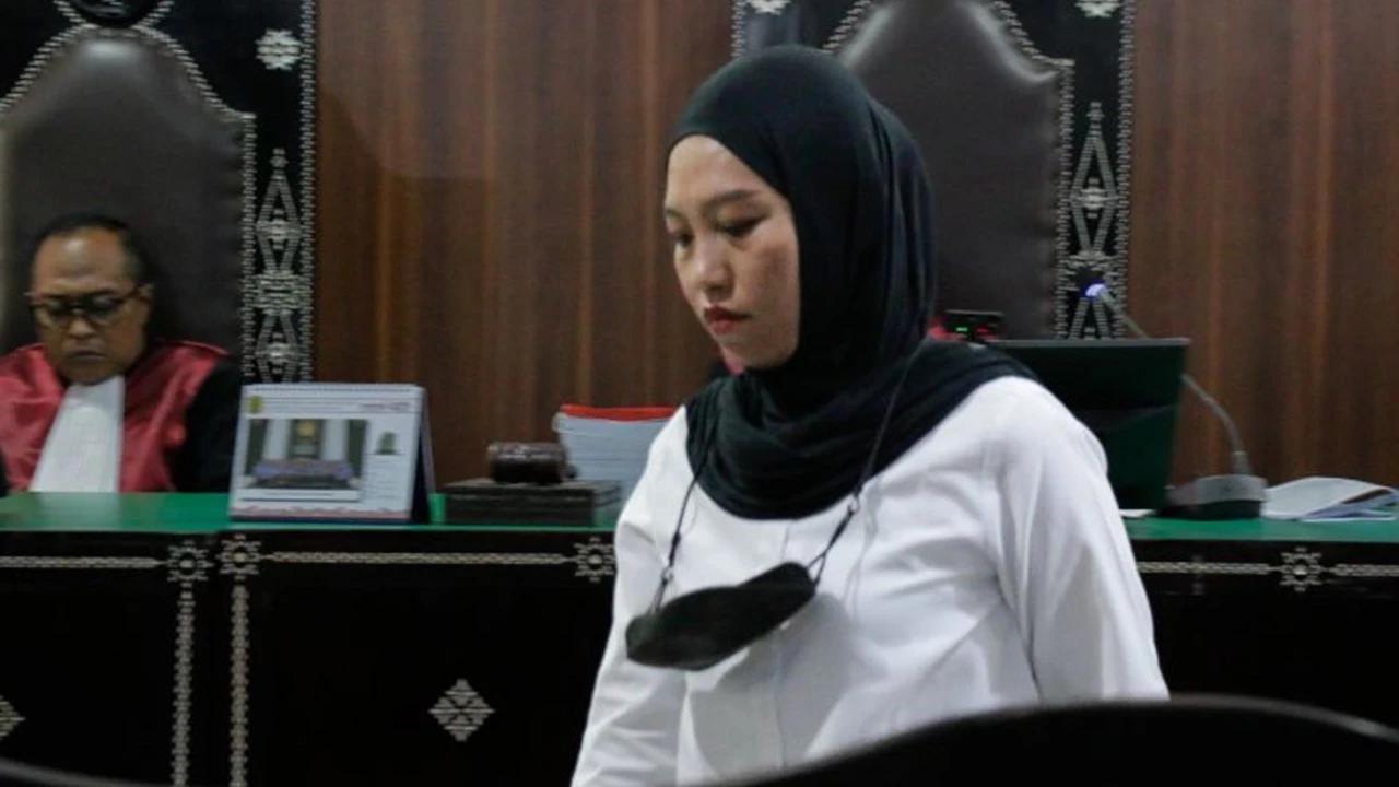 Tendang, Pukul dan Tusuk Wajah Pakai Gunting, Kesadisan Brigadir Rizka Bunuh Brigadir Esco Suaminya kini Terungkap di Sidang