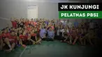 Wakil Presiden Republik Indonesia, Jusuf Kalla, mengunjungi pelatnas bulutangkis PBSI di Cipayung.