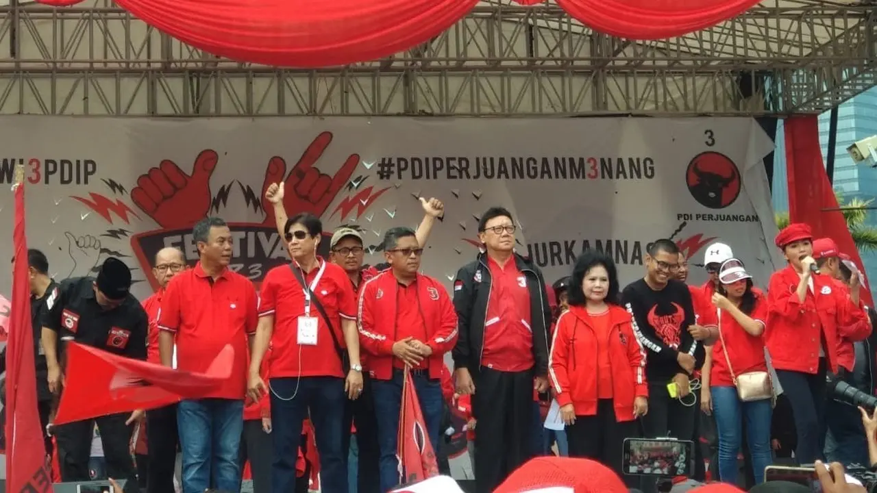 DPD PDIP menggelar kampanye akbar di Parkir Timur Senayan, Jakarta.