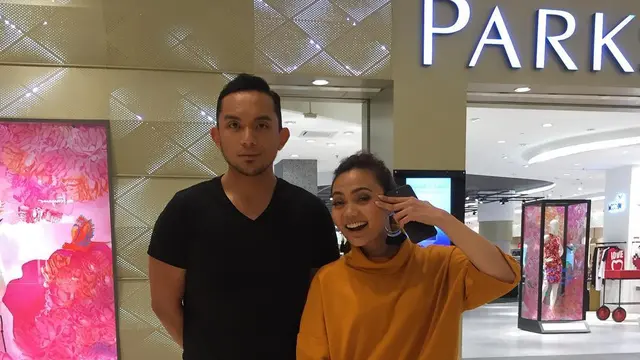 Rina Nose dan Fakhrul Razi