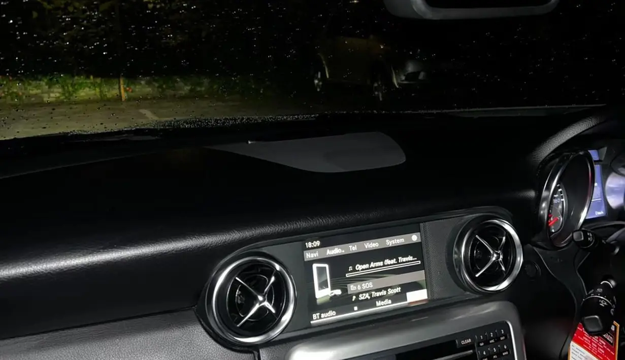 Reaksi dari netizen pun tidak bisa diabaikan. Banyak yang memberikan ucapan selamat kepada Kiesha atas ulang tahunnya, sambil tak ketinggalan memberikan pujian atas keberuntungan mendapatkan mobil mewah dari sang ayah.  (Liputan6.com/IG/@kiesha.alvaro)