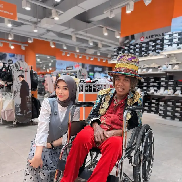 6 Potret Ria Ricis Bertemu Pak Tarno,