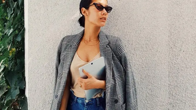 [Bintang] Sensual Eksotis, Ini 5 Outfit Liburan Seru Ala Tara Basro yang Super Fresh