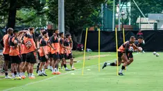Persija Jakarta harus banyak kehilangan pemain menjelang laga melawan Persebaya Surabaya dalam laga lanjutan BRI Super League 2025/2026. (Bola.com/Bagaskara Lazuardi)