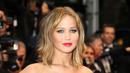 Saat tiba di karpet merah Cannes Film Festival, Prancis (2013), Jennifer terlihat cantik dengan potongan rambutnya yang sederhana. (Bintang/EPA)