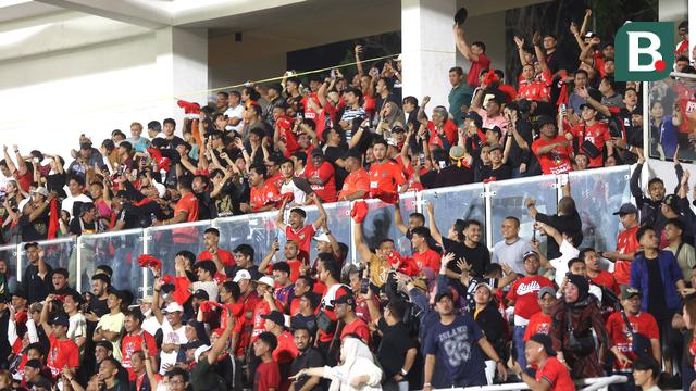 Foto: Perjuangan Keras Pemain Malut United saat Menolak Kalah dari Semen Padang di Liga 2