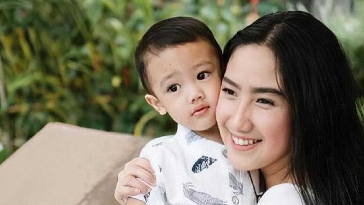 6 Momen Haru Tamara Tyasmara saat Kehilangan Dante Sang Anak, Nangis dan Peluk Erat