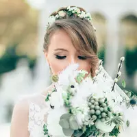 Rambut ala pengantin. (Unsplash.com/Alvin Mahmudov).