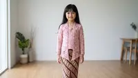 Setelan Kebaya Anak untuk Kondangan, Bikin Gaya Si Kecil Makin Anggun