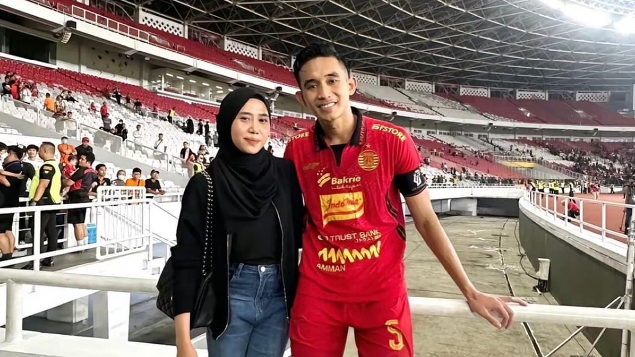7 Potret Rizky Ridho Melamar Kekasihnya, Sendy Aulia, Tuai Dukungan dari Netizen dan Timnas