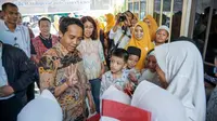 Wakil Menteri ATR/BPN, Raja Juli Antoni, datang menyerahkan langsung sertipikat wakaf kepada masyarakat di tiga lokasi di kota Pontianak Kalimantan Barat pada Kamis 18 Mei 2023 (Istimewa)