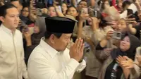 Ketum Partai Gerindra sekaligus presiden terpilih RI 2024-2029, Prabowo Subianto menghadiri acara buka puasa bersama yang digelar TKN Prabowo-Gibran, Senin (25/3/2024). Acara ini juga dihadiri para ketum parpol pendukung. (Liputan6.com/Muhammad Radityo Priyasmoro)