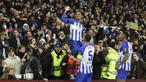 Pemain Brighton, Joao Pedro (tengah) melakukan selebrasi di depan para pendukung timnya setelah mencetak gol ke gawang Marseille pada laga terakhir Grup B Liga Europa 2023/2024 di American Express Community Stadium, Brighton, Inggris, Jumat (15/12/2023). (AP Photo/Ian Walton)