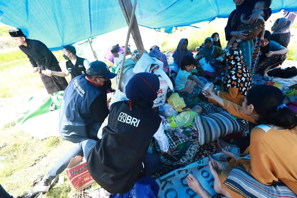 Bantuan BRI kepada korban bencana Cianjur.