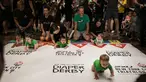 Sejumlah bayi mengikuti lomba merangkak dalam Diaper Derby NYC triathlon di New York City (14/7). Sekitar 30 bayi ikut serta dalam perlombaan tersebut. (AFP Photo/Dominick Reuter)