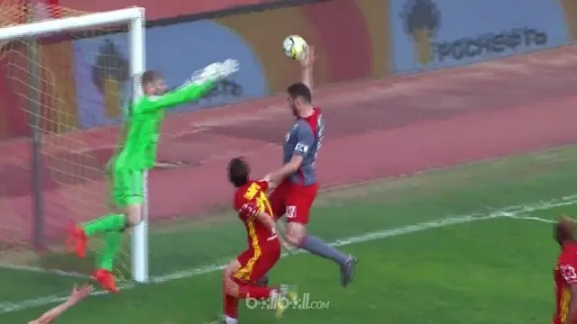 Juara Liga Rusia, Lokomotiv Moscow menyerah 2-0 di markas Arsenal Tula dalam laga yang diwarnai handball aneh Solomon Kverkvelia y...