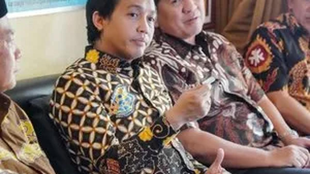 Terkait sertifikasi rumah ibadah, Wakil Menteri ATR/BPN menjelaskan masih banyak rumah ibadah yang belum teradministrasi dengan baik di Kantor Pertanahan. Ia bercerita pengalamannya tentang sebuah masjid yang berdiri tahun 1913 saat berdinas ke Pekalongan