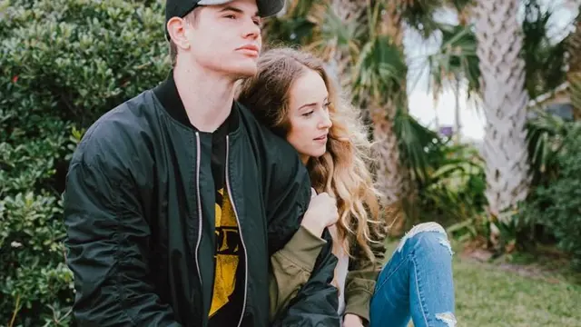 Ilustrasi Relationship Couple