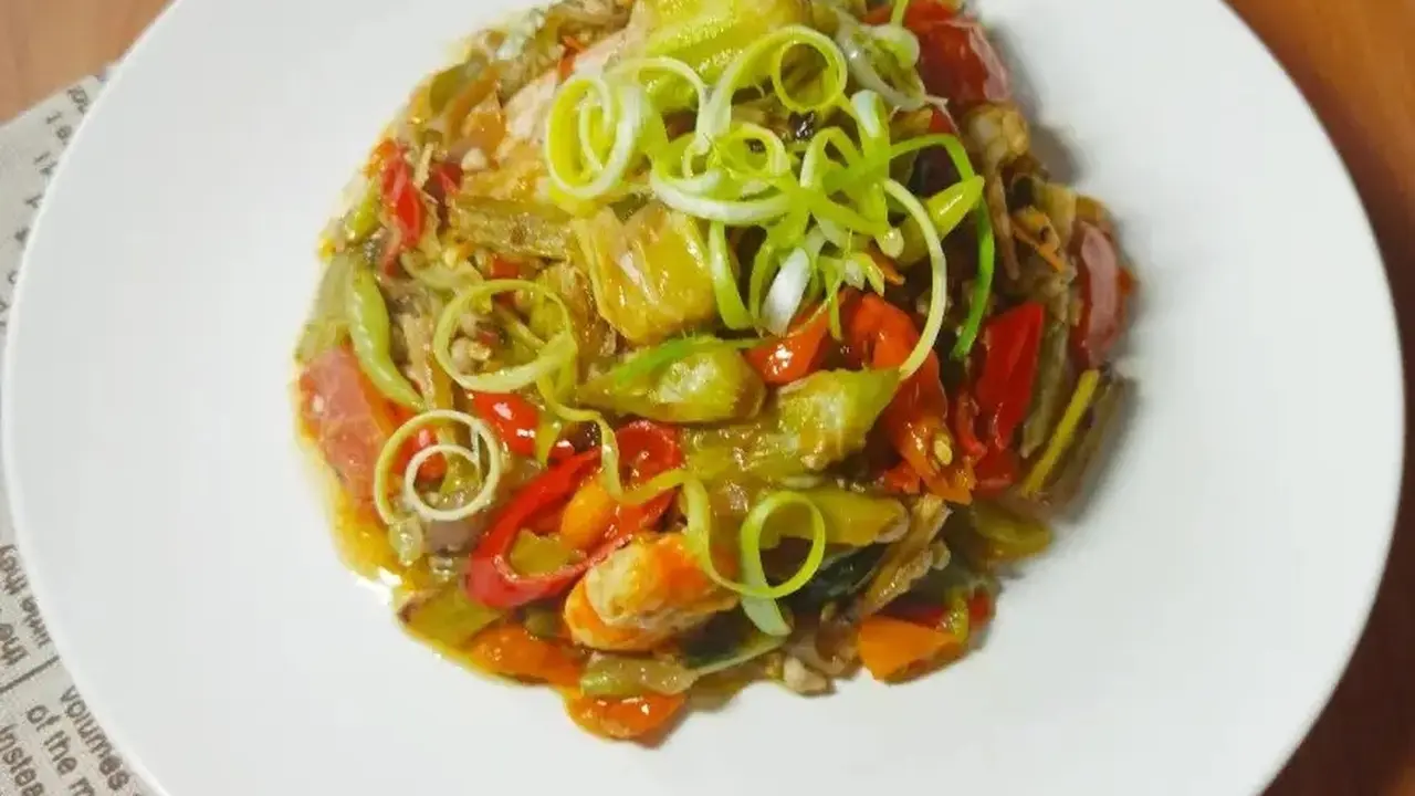 Oseng Okra Tabur Bawang Pree