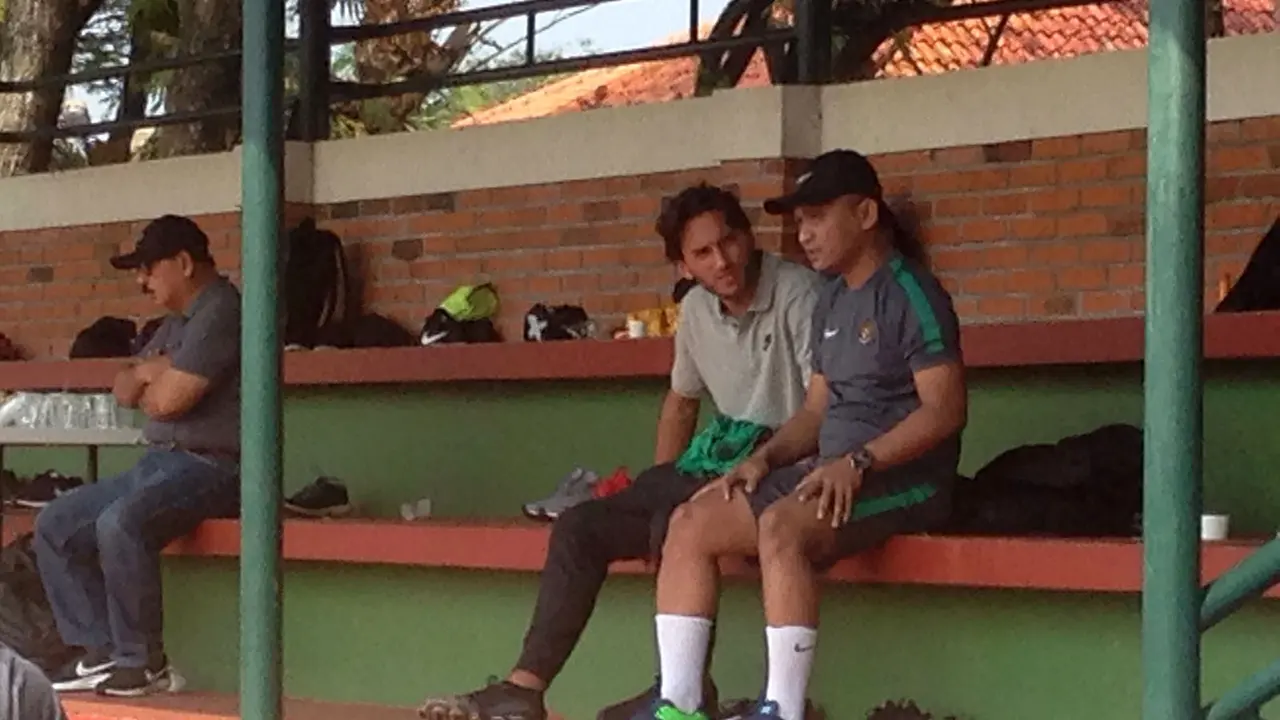 Ezra Walian