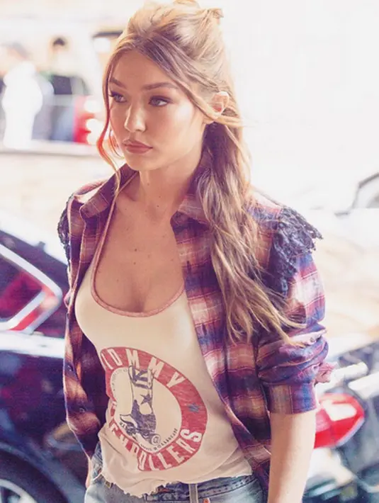 Model cantik Gigi Hadid disiarkan memiliki tubuh yang lebih ramping dari biasanya, bahkan ia berhasil menurunkan berat badannya dengan sangat drastis. Hal ini pun tentunya mengejutkan publik. (Instagram/Gigihadid)