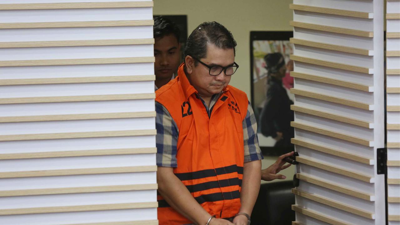 FOTO: KPK Tahan Eks Dirut PGN Hendi Prio Santoso dalam Kasus Jual Beli Gas