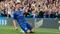 Pemain Chelsea Mount Mason melakukan selebrasi setelah mencetak gol ke gawang Leicester City dalam pertandingan Liga Inggris di Stadion Stamford Bridge, London, Minggu (18/8/2019). Pertandingan berakhir imbang 1-1. (AP Photo/Frank Augstein)