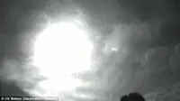 Detik-Detik Meteor Meledak di Langit Inggris