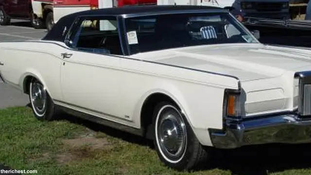 mobil-ditarik-ford-4,1juta-131129d.jpg