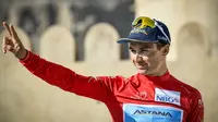 Alexey Lutsenko, pembalap asal Kazakhstan rebut emas pada balap sepeda road race Asian Games 2018 (Philippe LOPEZ / AFP)